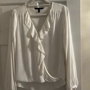 WHITE HOUSE BLACK MARKET  V-NECK ELEGEGENT  WHITE LONG DRESS SHIRT